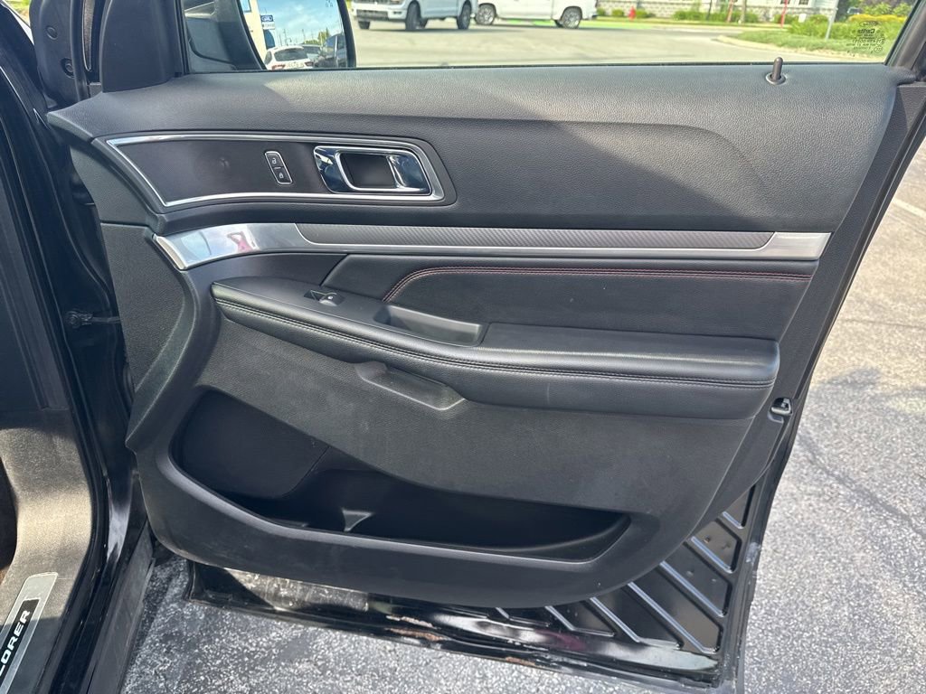 Used 2016 Ford Explorer Sport w/ Equipment Group 401A AWD/4WD image 34