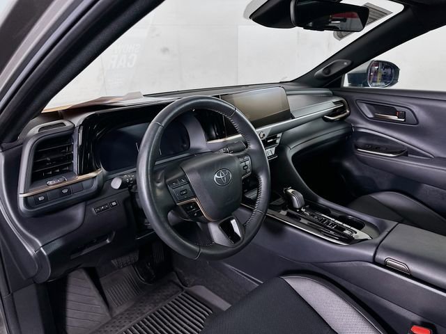 Used 2024 Toyota Crown Limited image 10