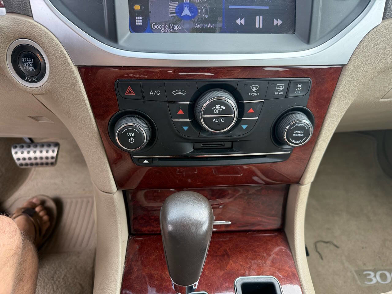 Used 2011 Chrysler 300 C image 24