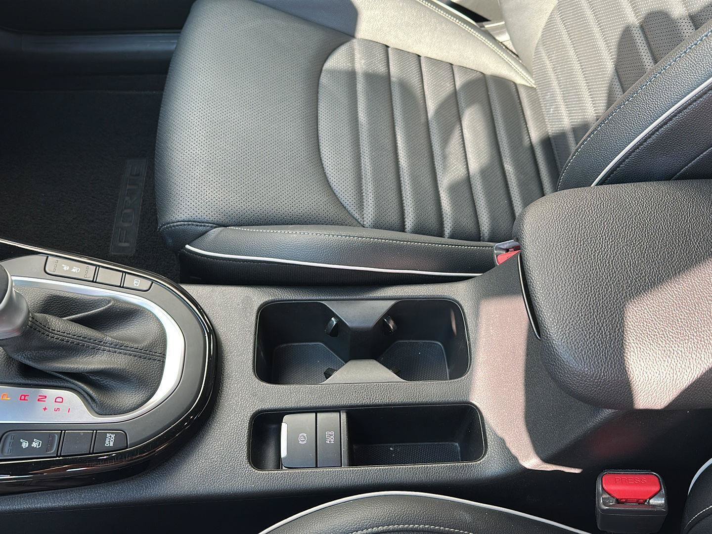 Used 2022 Kia Forte GT-Line w/ GT-Line Premium Package FWD image 16
