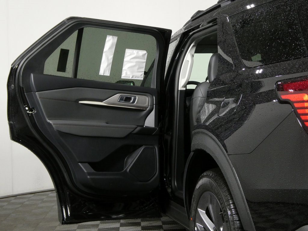 New 2025 Ford Explorer Active w/ Active Comfort Package image 32