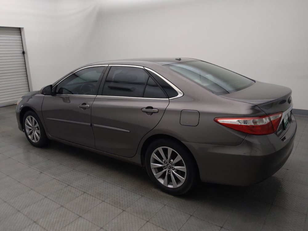 Used 2017 Toyota Camry XLE FWD image 3
