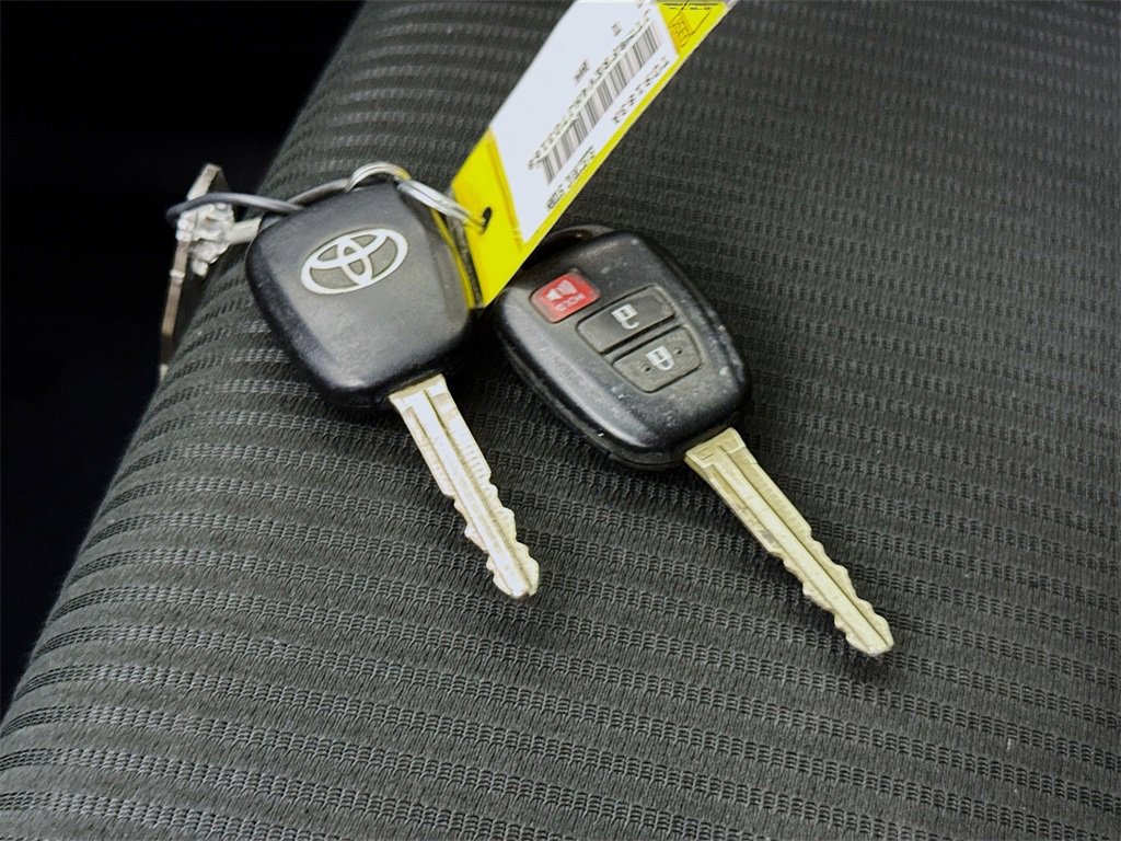 Used 2017 Toyota RAV4 LE w/ All Weather Liner Package image 28