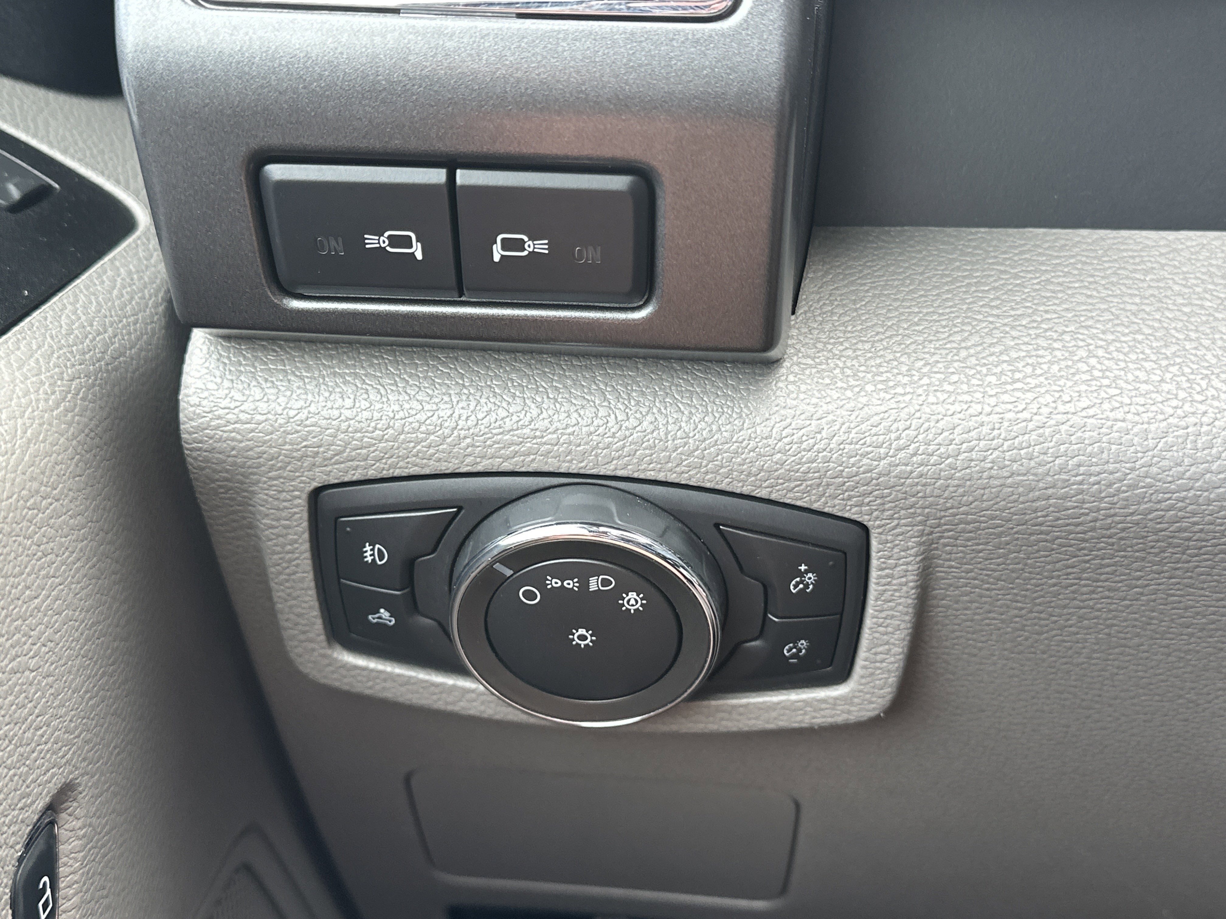 Used 2021 Ford F250 XLT w/ XLT Premium Package AWD/4WD image 27