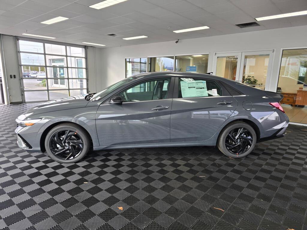 New 2026 Hyundai Elantra SEL Sport image 7