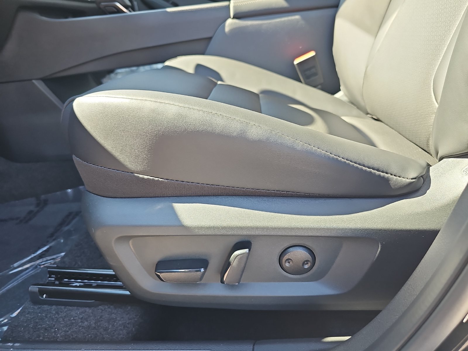 New 2027 Nissan Rogue Dark Armor FWD image 33