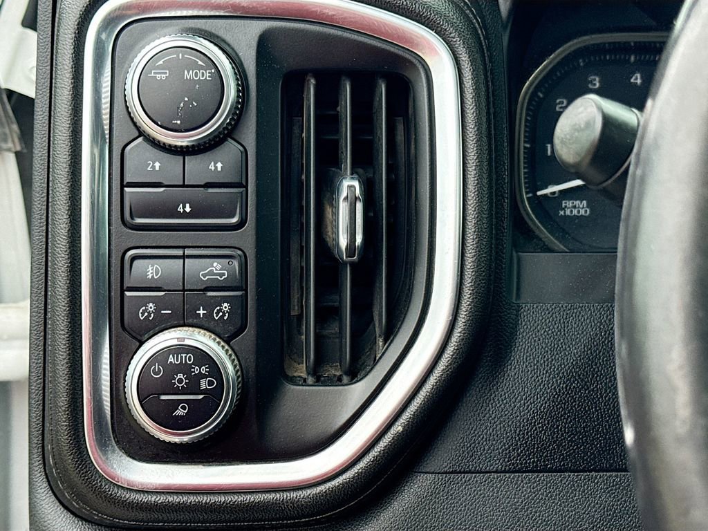 Used 2022 GMC Sierra 3500 SLE w/ SLE Convenience Package AWD/4WD image 12