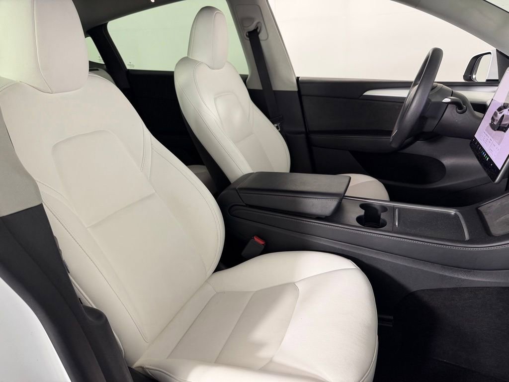 Used 2023 Tesla Model Y Long Range image 33