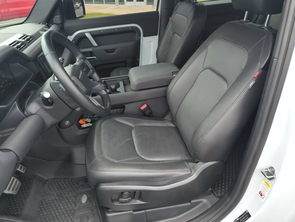 Used 2023 Land Rover Defender 90 X-Dynamic SE AWD/4WD image 11