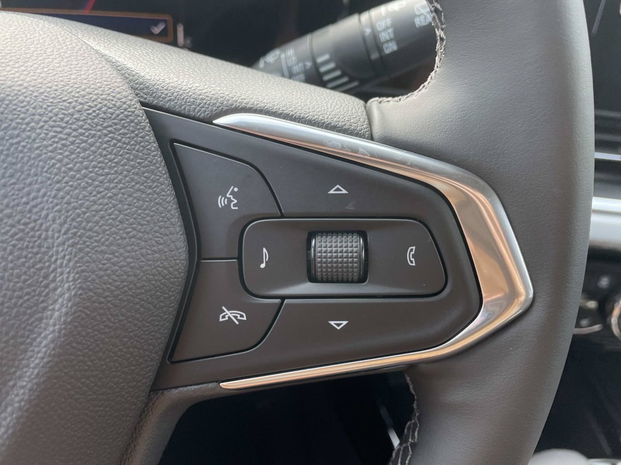 New 2026 Chevrolet Trax LT w/ LT Convenience Package FWD image 22