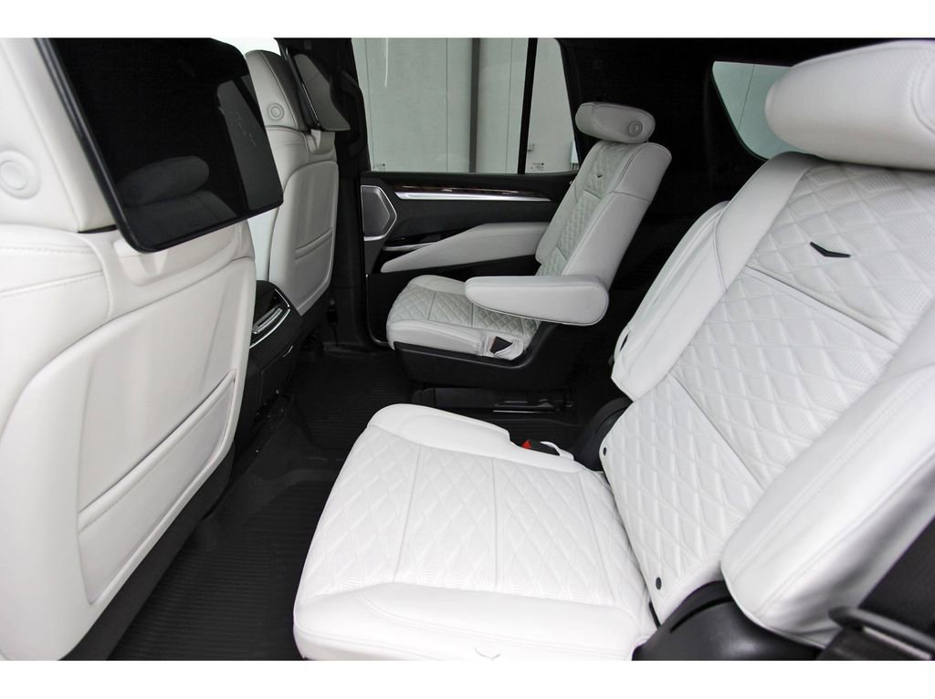 New 2026 Cadillac Escalade Platinum Sport w/ LPO, ONYX Package AWD/4WD image 7