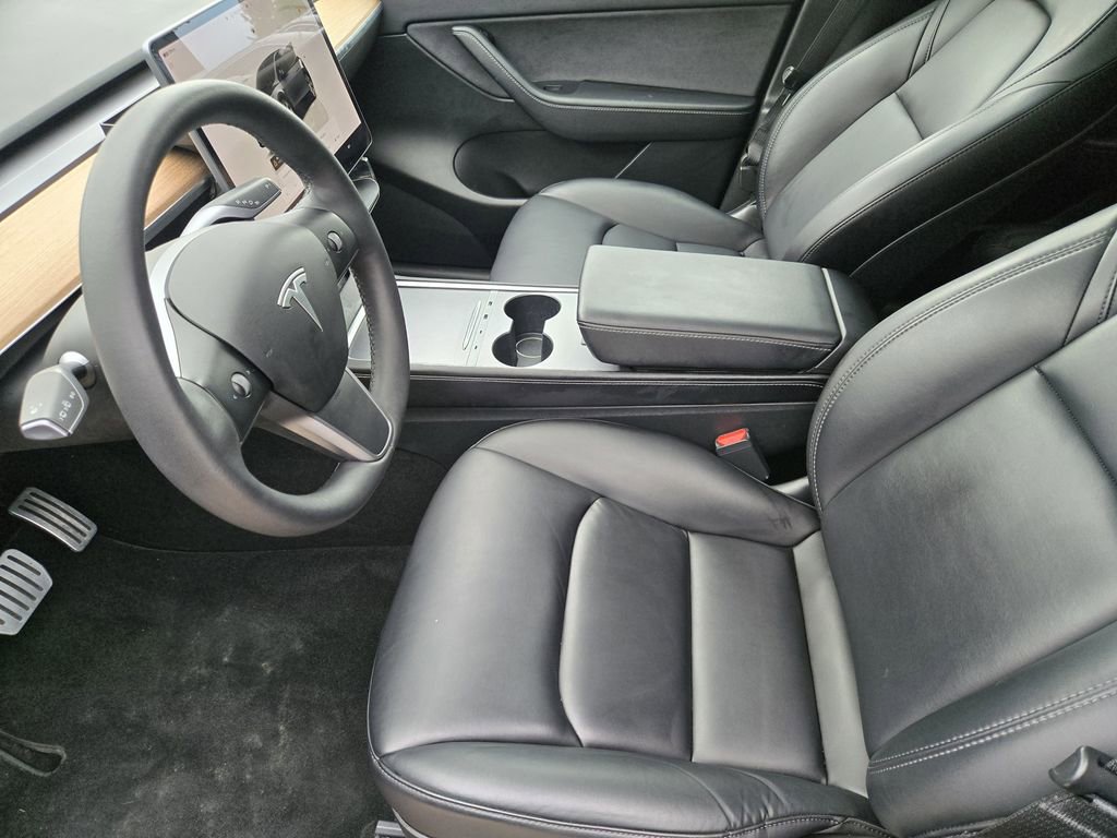 Used 2022 Tesla Model Y Long Range AWD/4WD image 18
