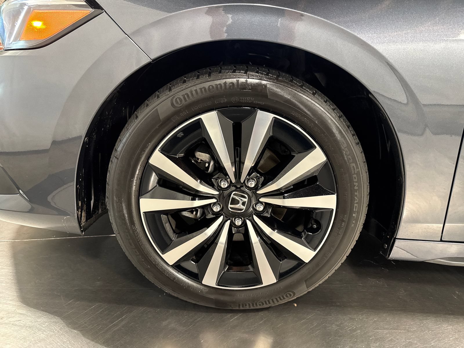 Certified 2023 Honda Civic EX-L image 2