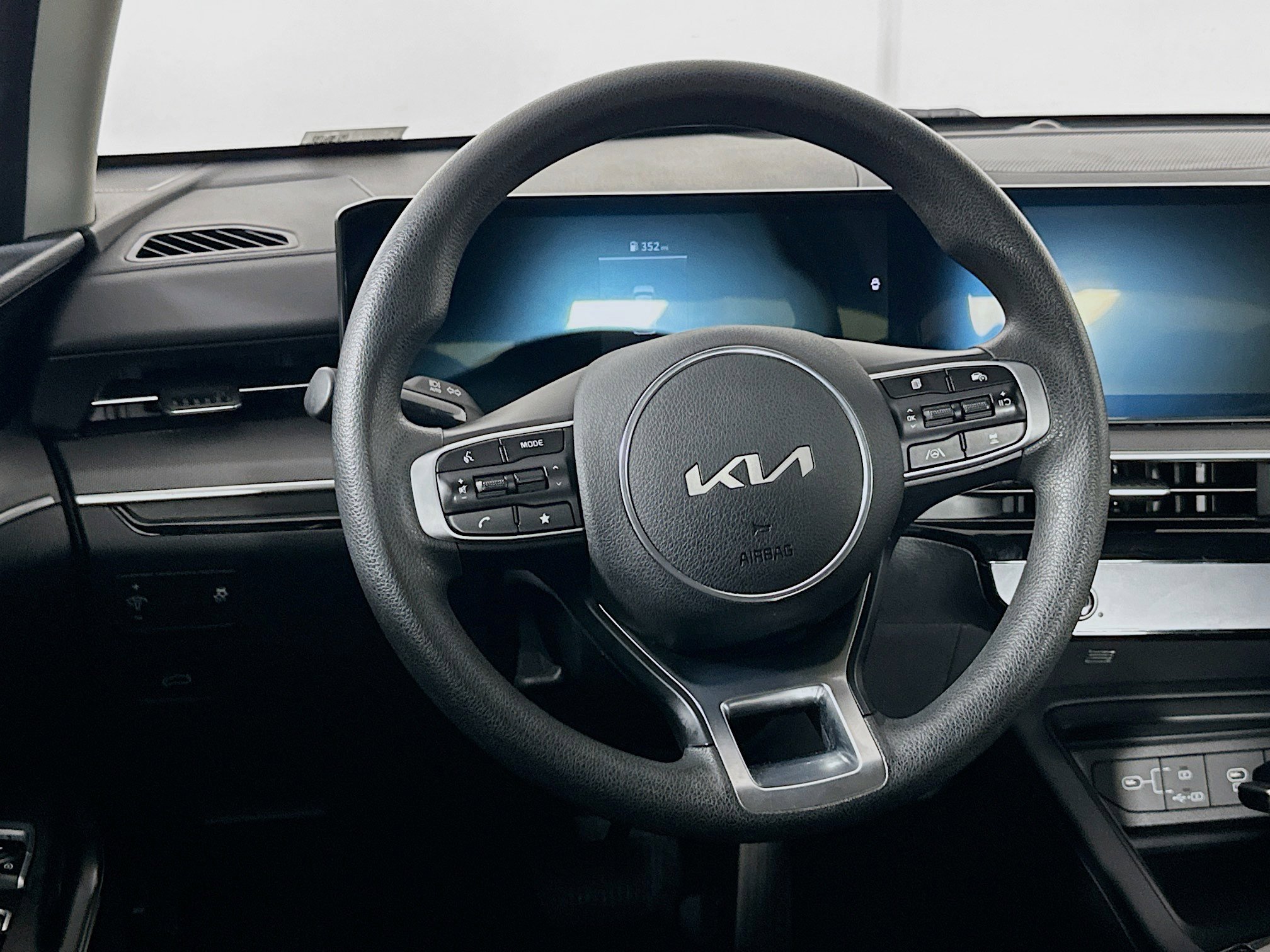 Used 2025 Kia K5 LXS image 18