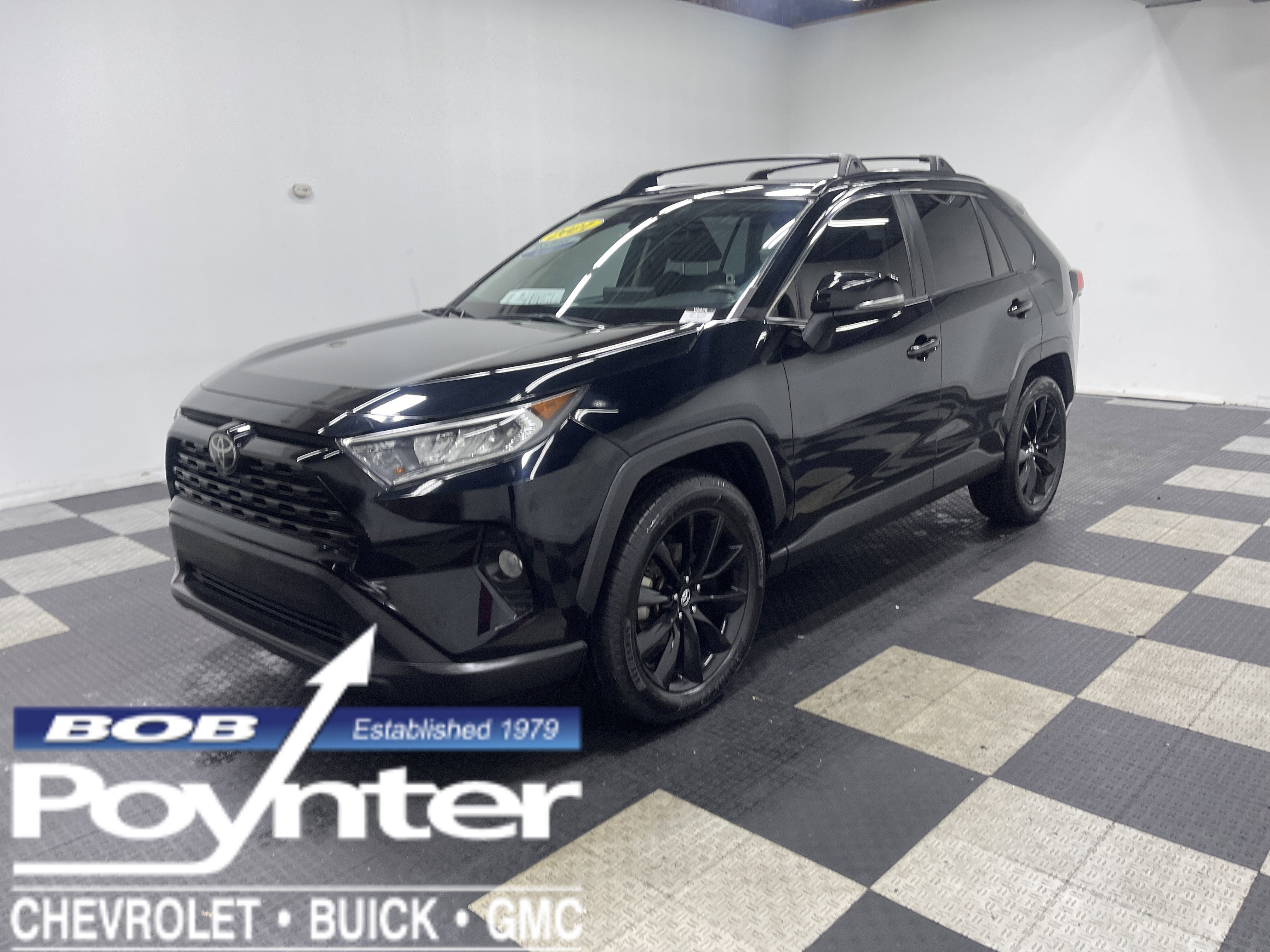 Used 2021 Toyota RAV4 XLE image 1