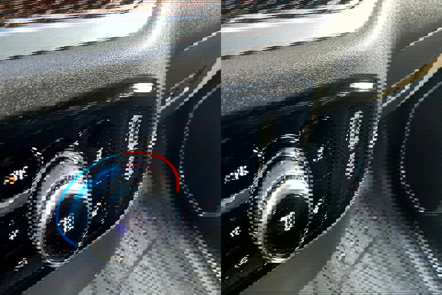 Used 2025 GMC Sierra 2500 SLE w/ SLE Value Package; image 29