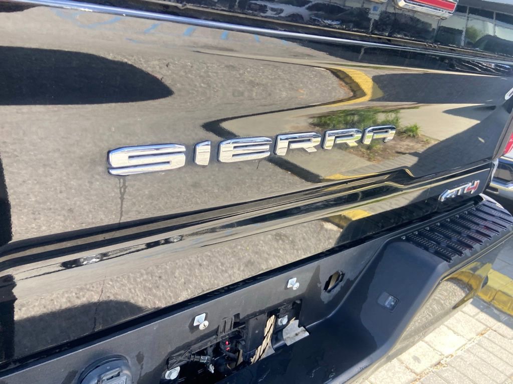 Used 2023 GMC Sierra 2500 AT4 image 8