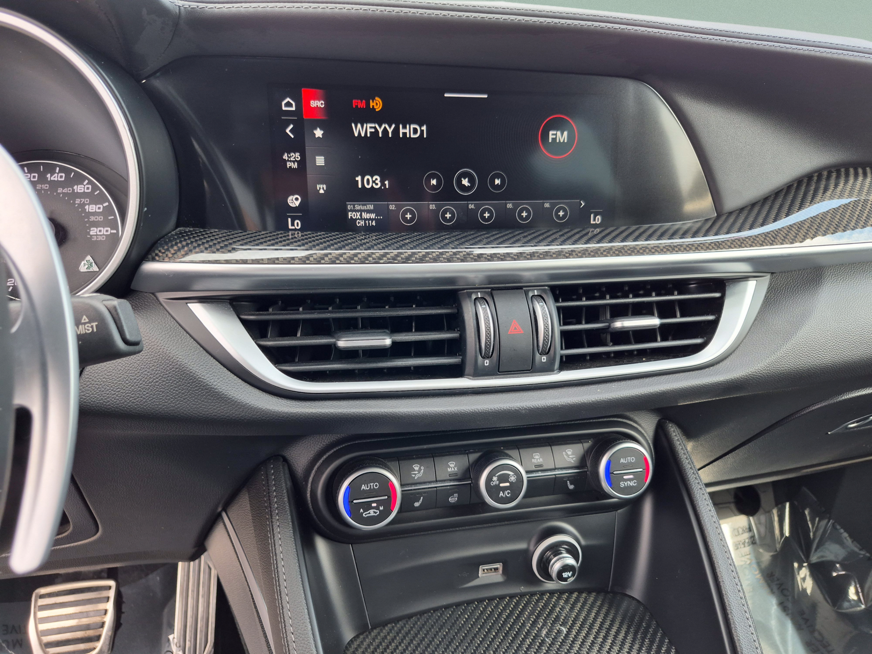 Used 2022 Alfa Romeo Stelvio Quadrifoglio w/ Active Assist Plus Package AWD/4WD image 31