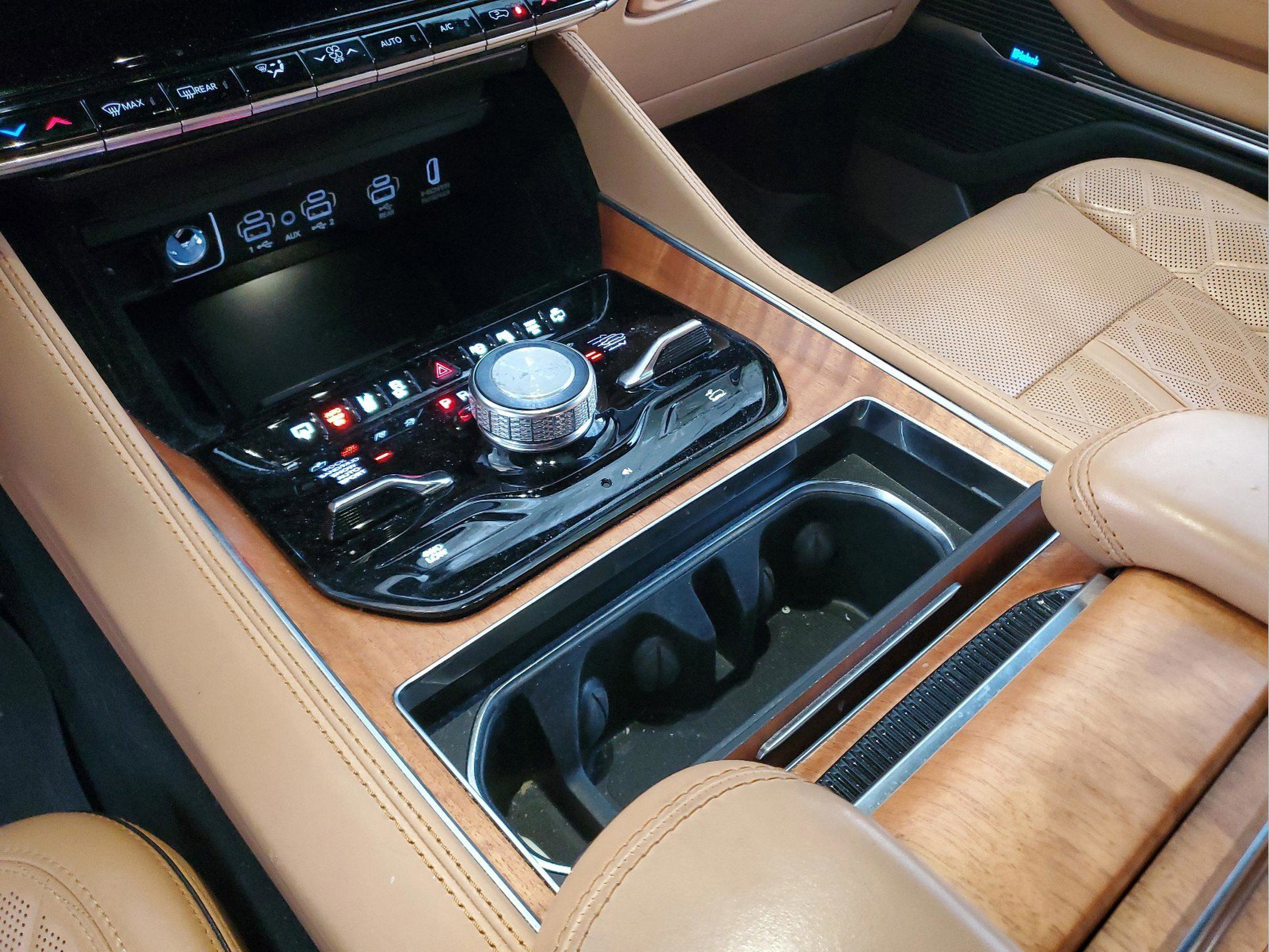 Certified 2022 Jeep Grand Wagoneer Series III w/ Rear Seat Video Group 1 image 23