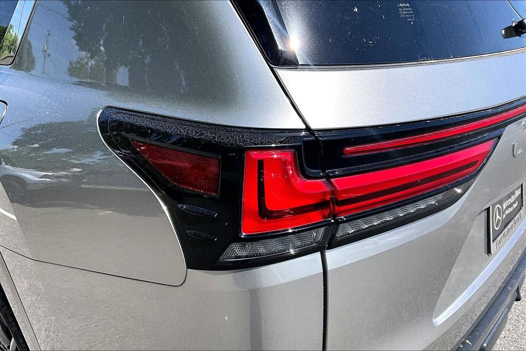 Used 2023 Lexus LX 600 F Sport AWD/4WD image 19