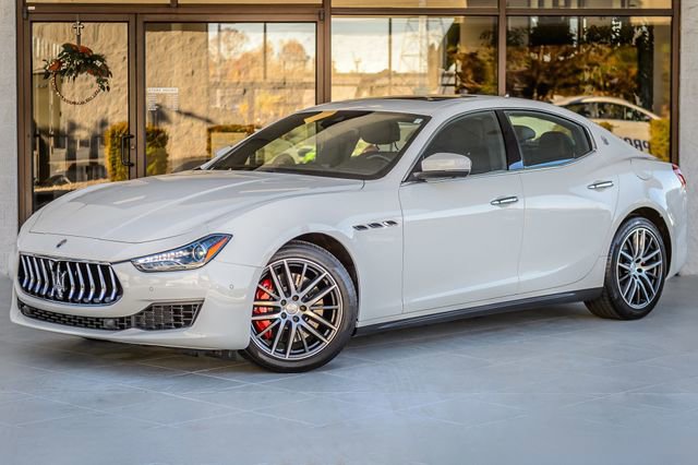 Used 2019 Maserati Ghibli S image 2