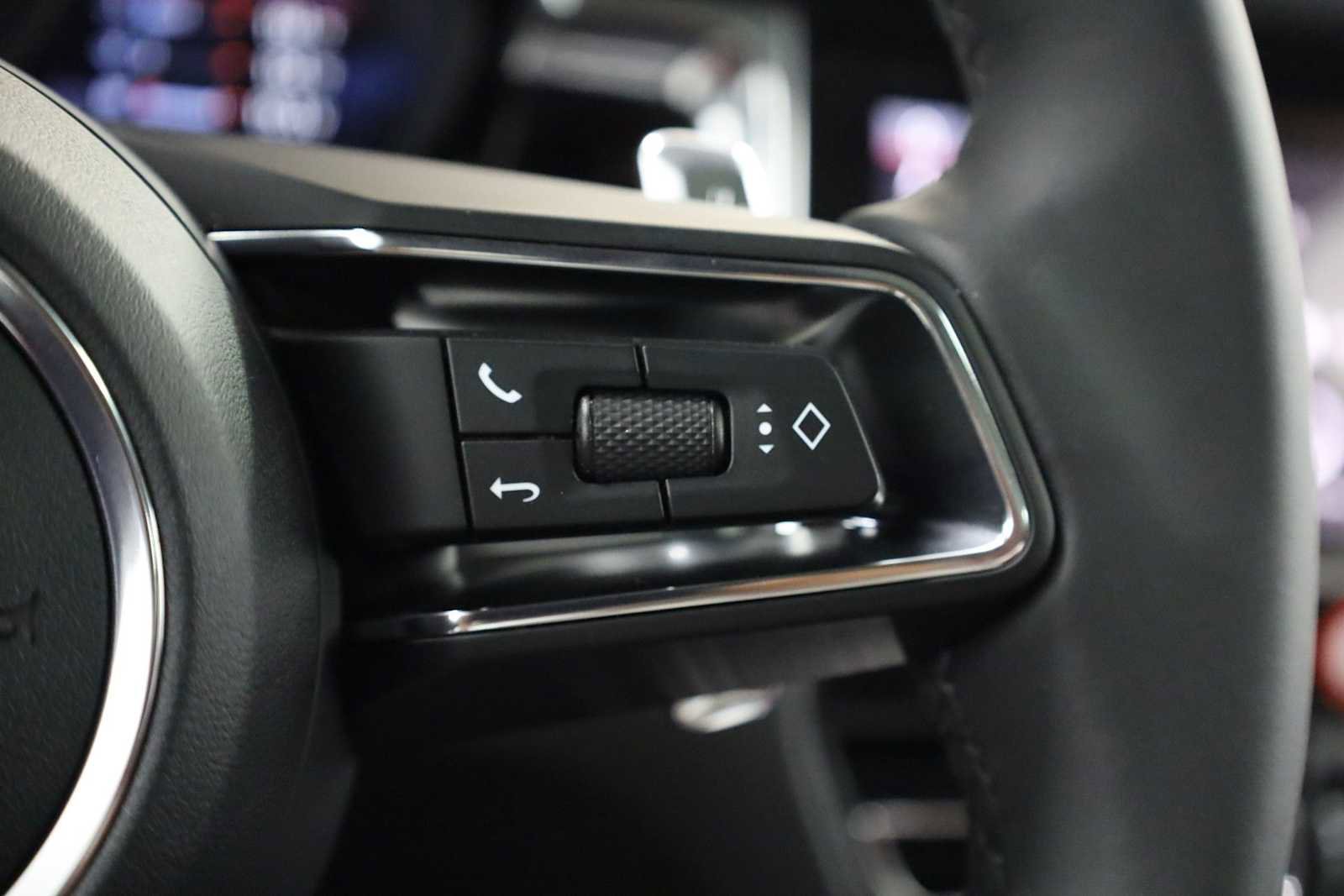 New 2026 Porsche Macan image 28