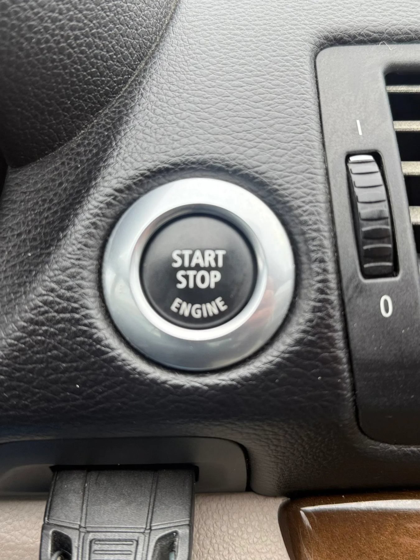 Used 2011 BMW 135i Convertible RWD image 23