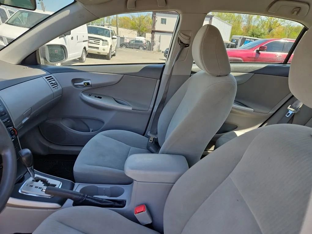 Used 2010 Toyota Corolla LE FWD image 19