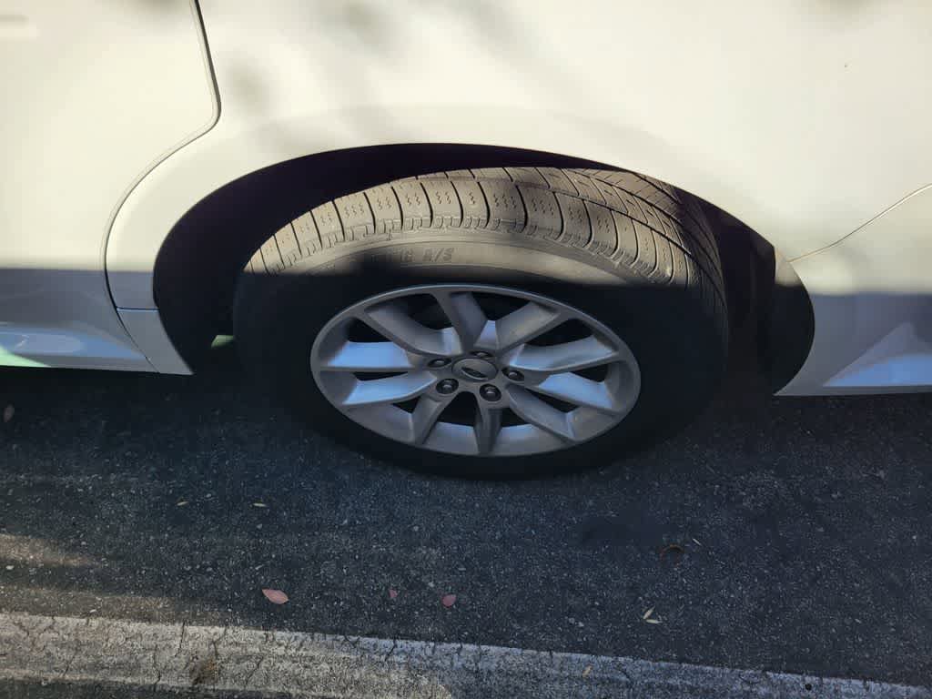 Used 2019 Ford Flex SE FWD image 3