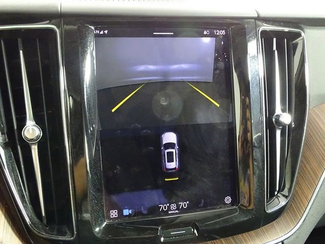 Used 2023 Volvo XC60 B5 Plus image 10