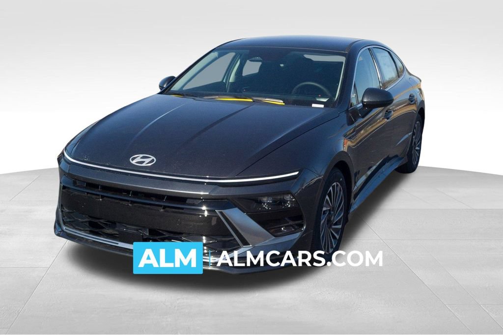 Used 2025 Hyundai Sonata SEL FWD image 1