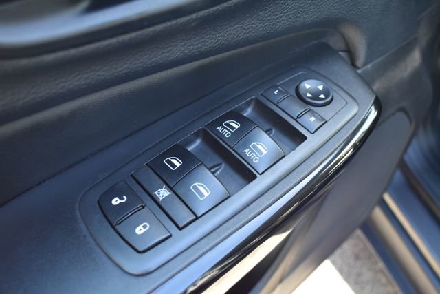 Used 2019 Jeep Cherokee Latitude Plus AWD/4WD image 18