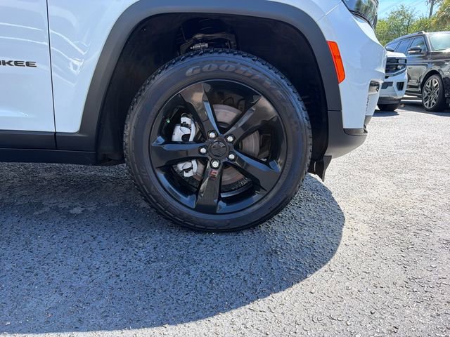 Used 2023 Jeep Grand Cherokee L Laredo AWD/4WD image 30