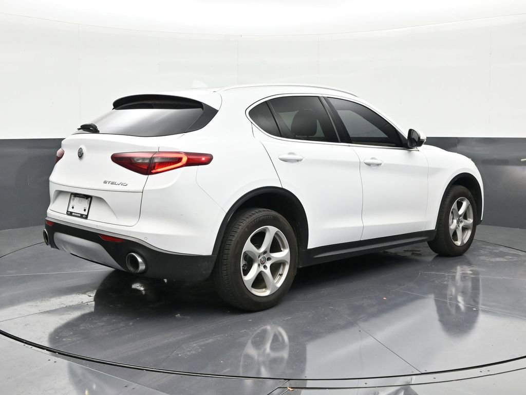 Used 2020 Alfa Romeo Stelvio Base image 5