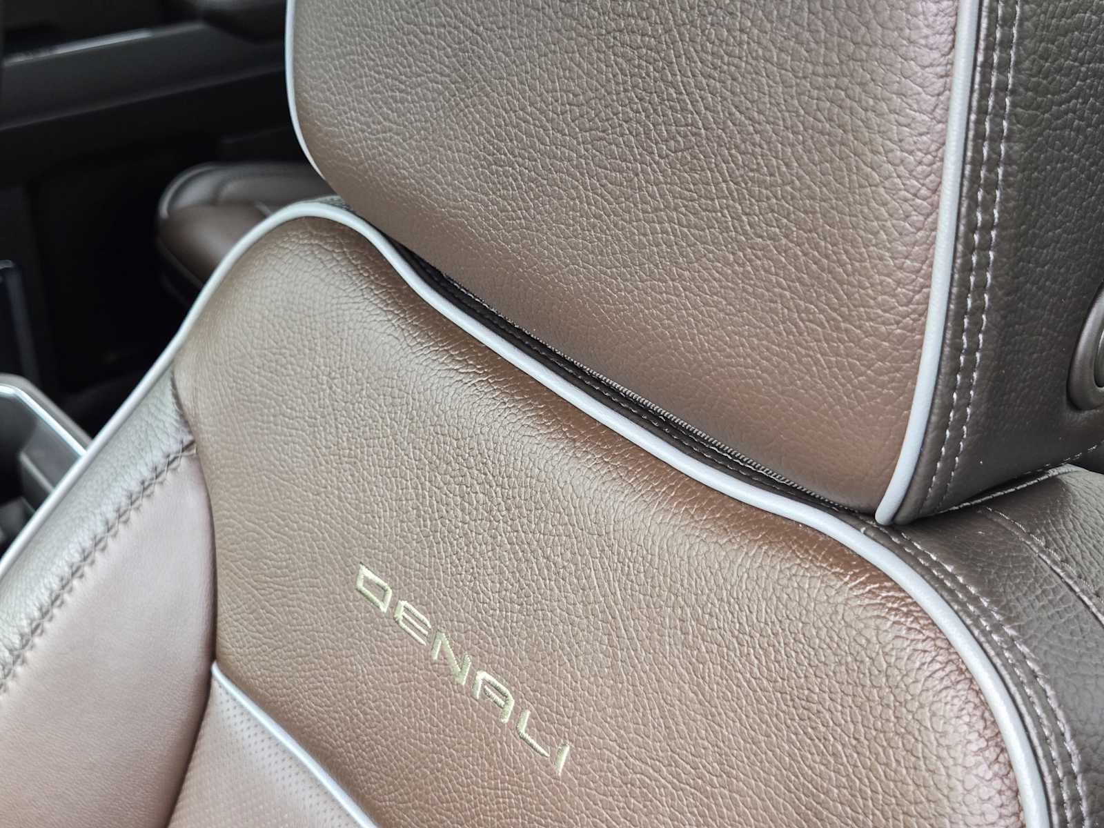 Certified 2024 GMC Sierra 1500 Denali AWD/4WD image 16