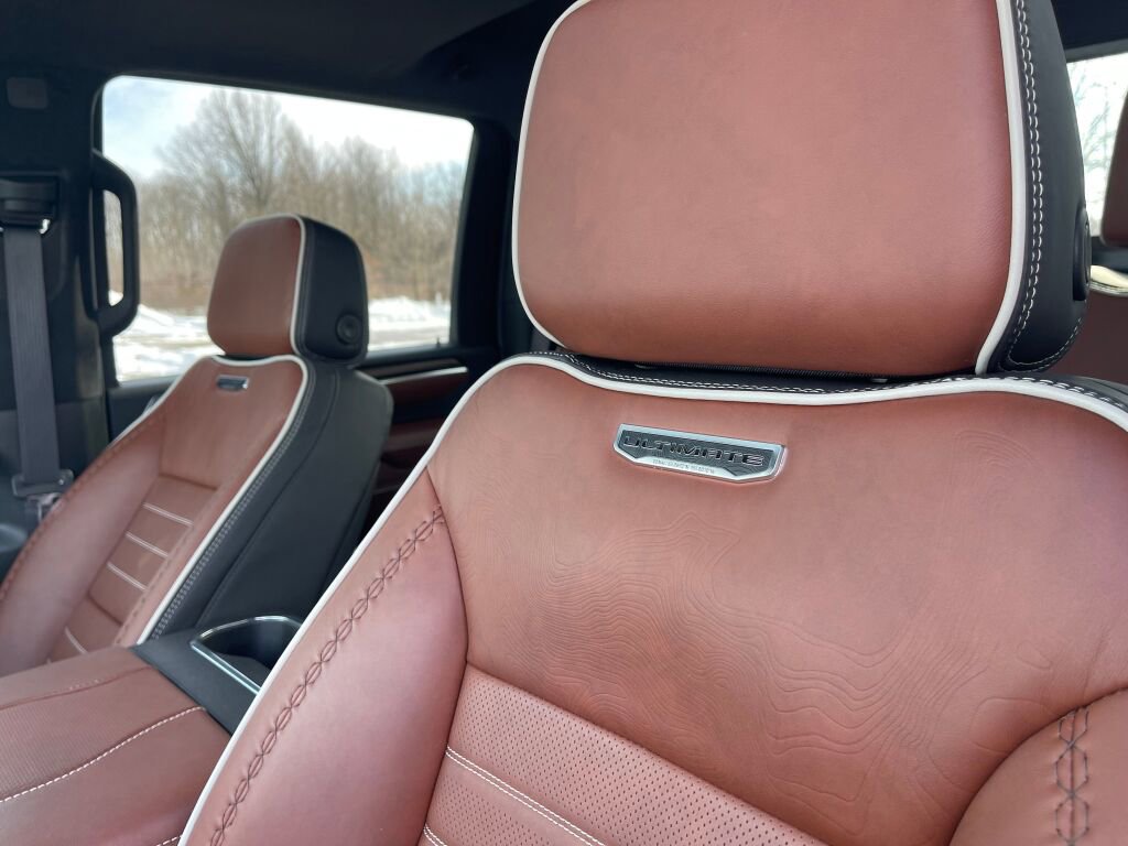 Used 2025 GMC Sierra 2500 Denali Ultimate w/ Max Trailering Package image 9