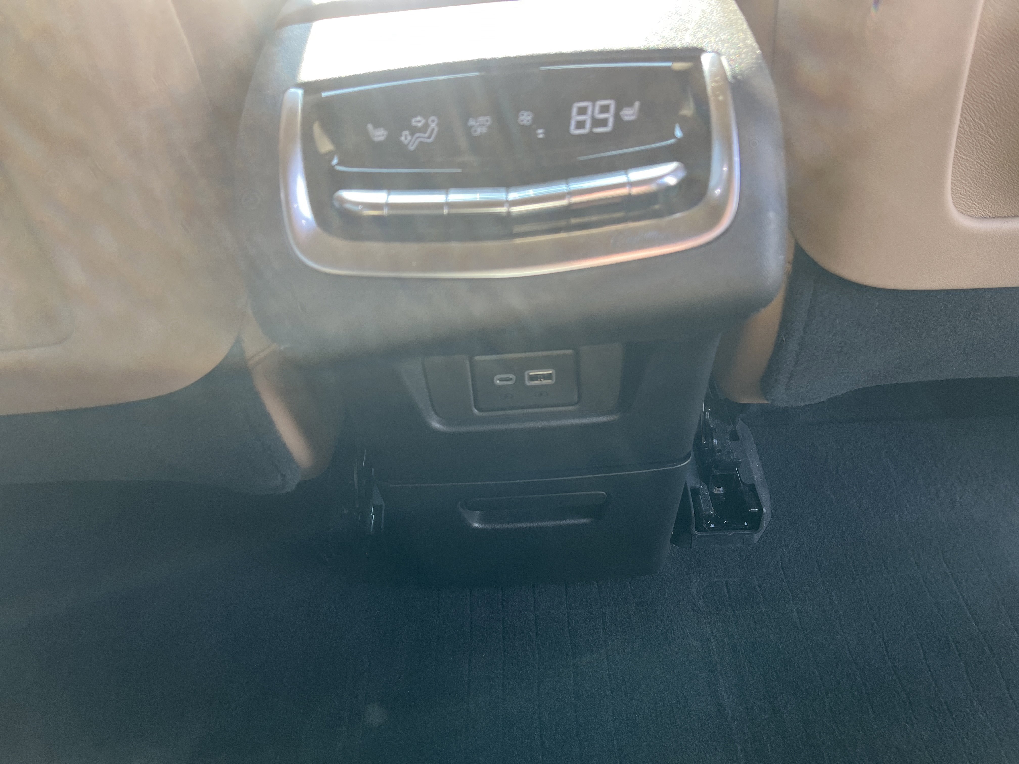 Used 2024 Cadillac XT6 Premium Luxury w/ Platinum Package image 18