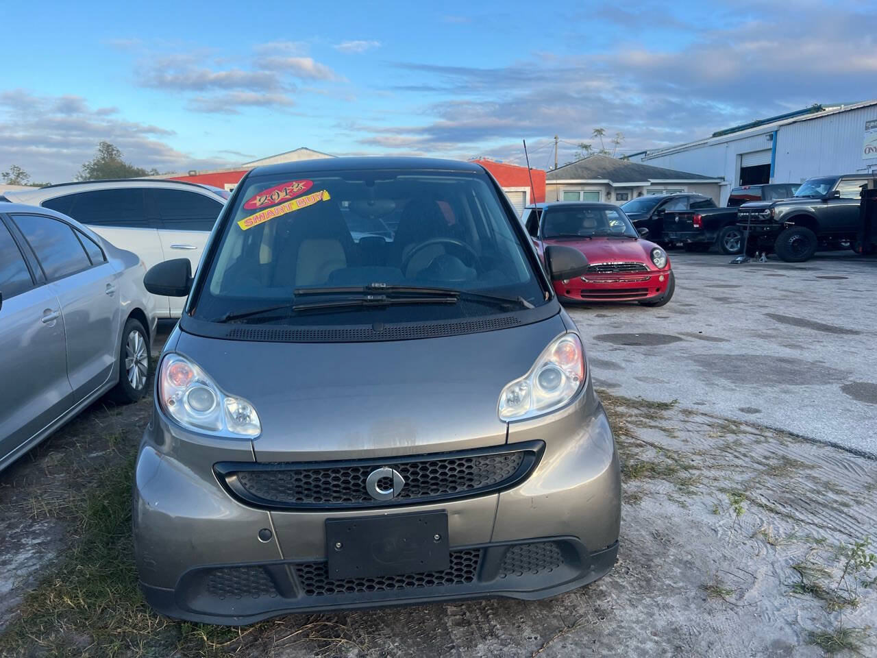 Used 2013 smart fortwo passion RWD image 2