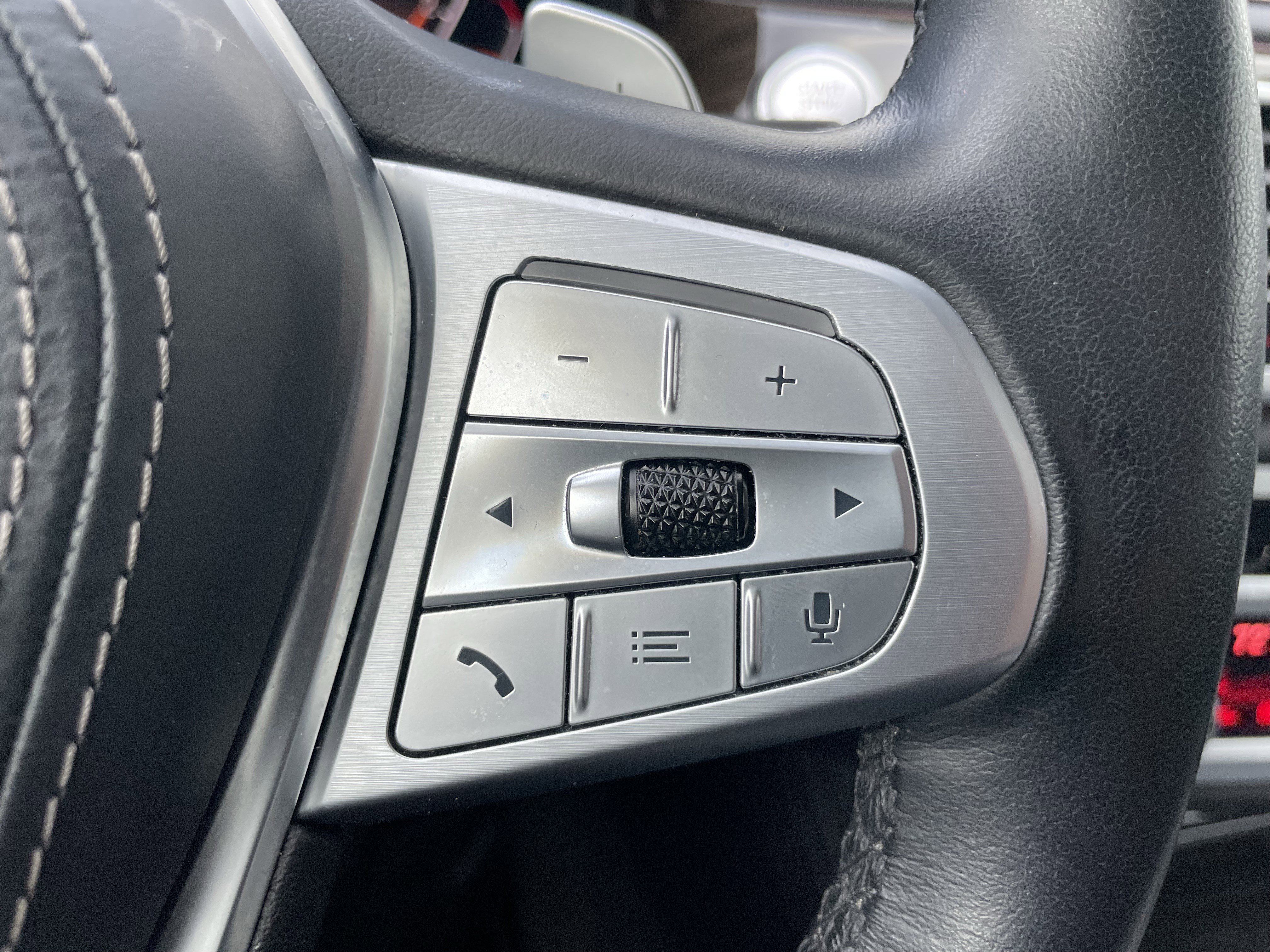 Used 2022 BMW 750i xDrive image 22