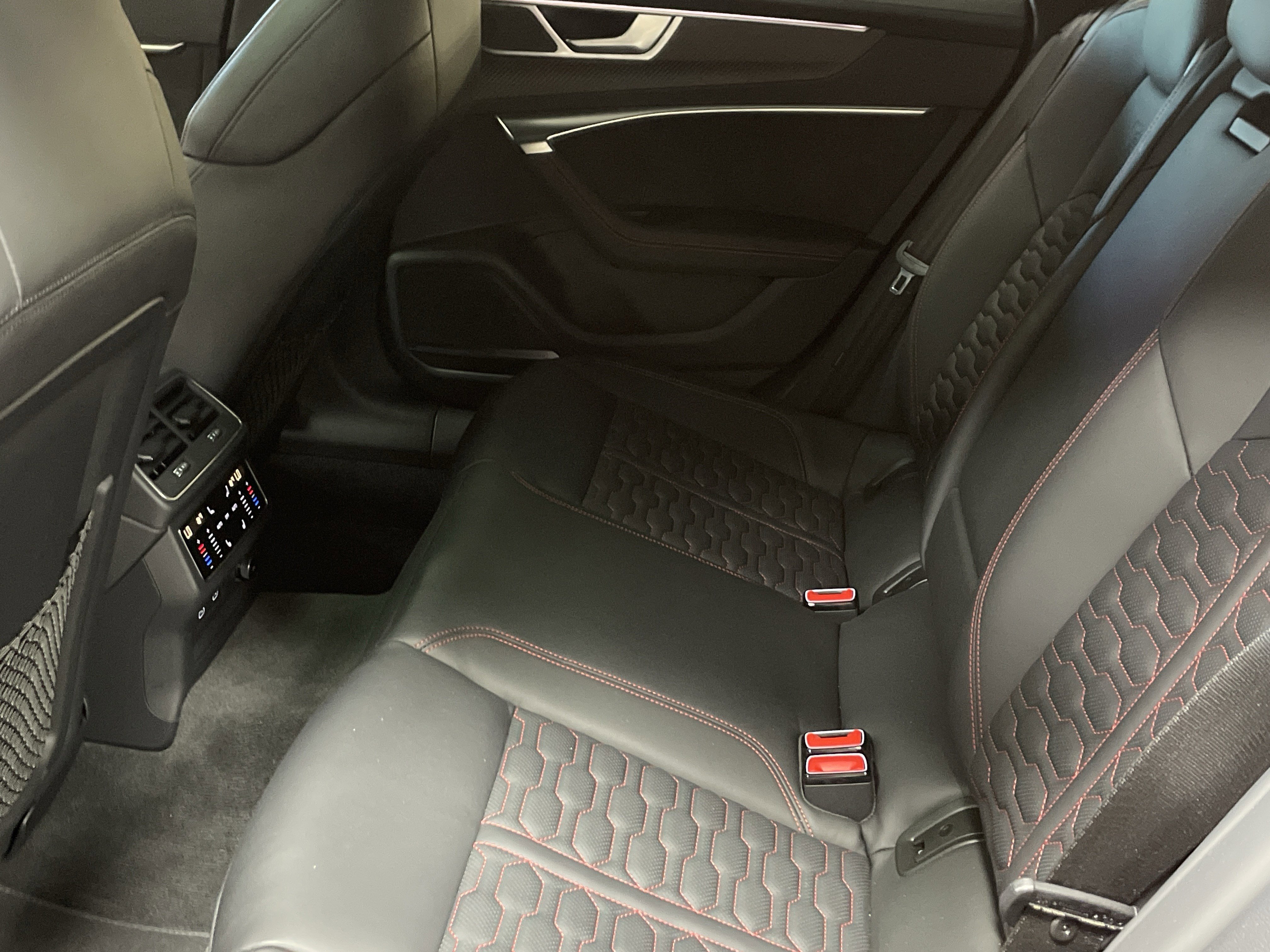 Used 2021 Audi RS 7 Sportback AWD/4WD image 31
