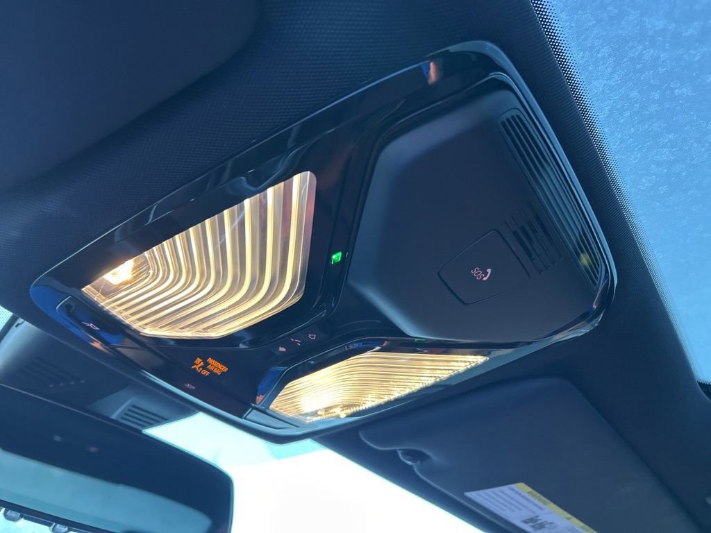 Used 2025 BMW 330i xDrive Sedan AWD/4WD image 42