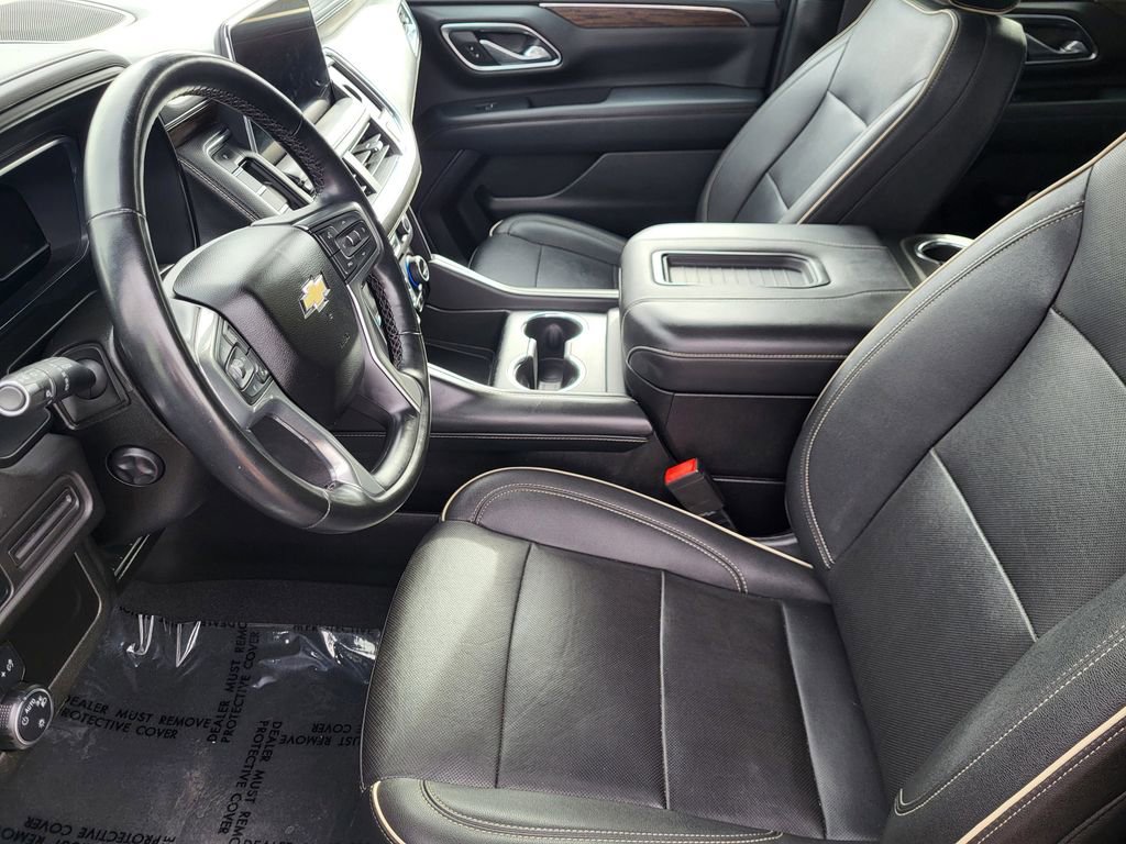 Used 2023 Chevrolet Suburban Premier image 4