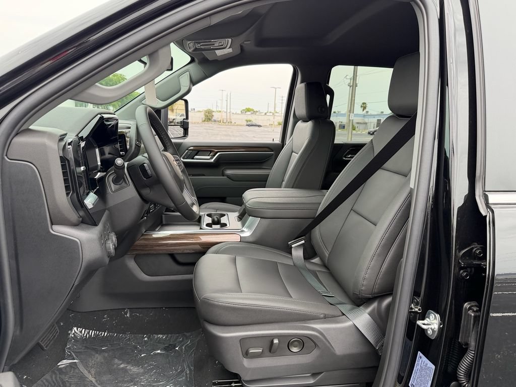 New 2026 Chevrolet Silverado 2500 LT w/ Z71 Chrome Sport Edition AWD/4WD image 5