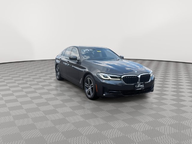 Used 2023 BMW 530i xDrive w/ Premium Package AWD/4WD image 2