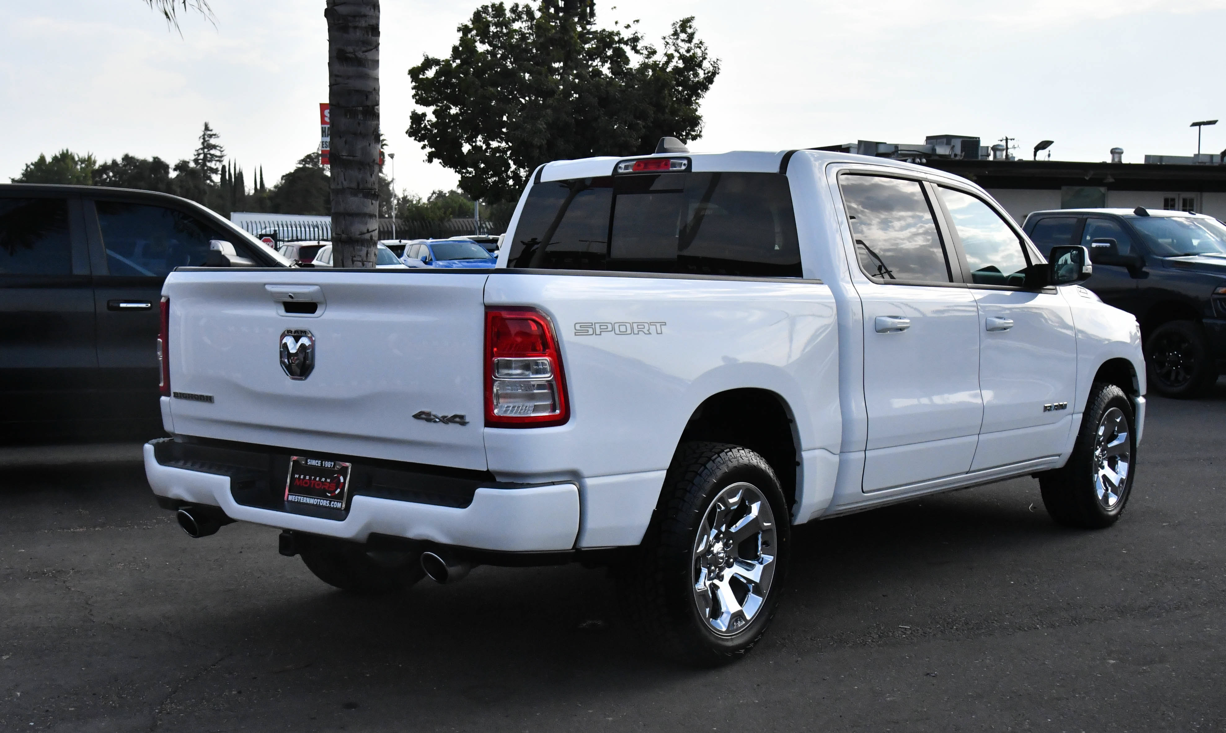 Used 2022 RAM 1500 Big Horn AWD/4WD image 8