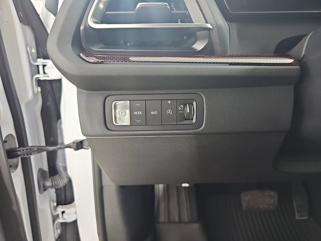 Certified 2024 Chevrolet Traverse RS w/ LPO, Floor Liner Package AWD/4WD image 33