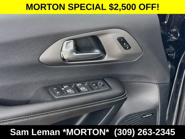 New 2027 Chrysler Pacifica Limited w/ Family Tech Group AWD/4WD image 18