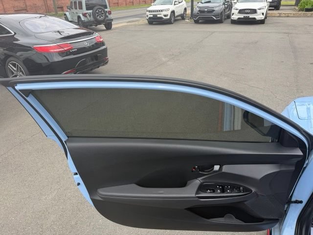 Used 2022 Hyundai Veloster N FWD image 12