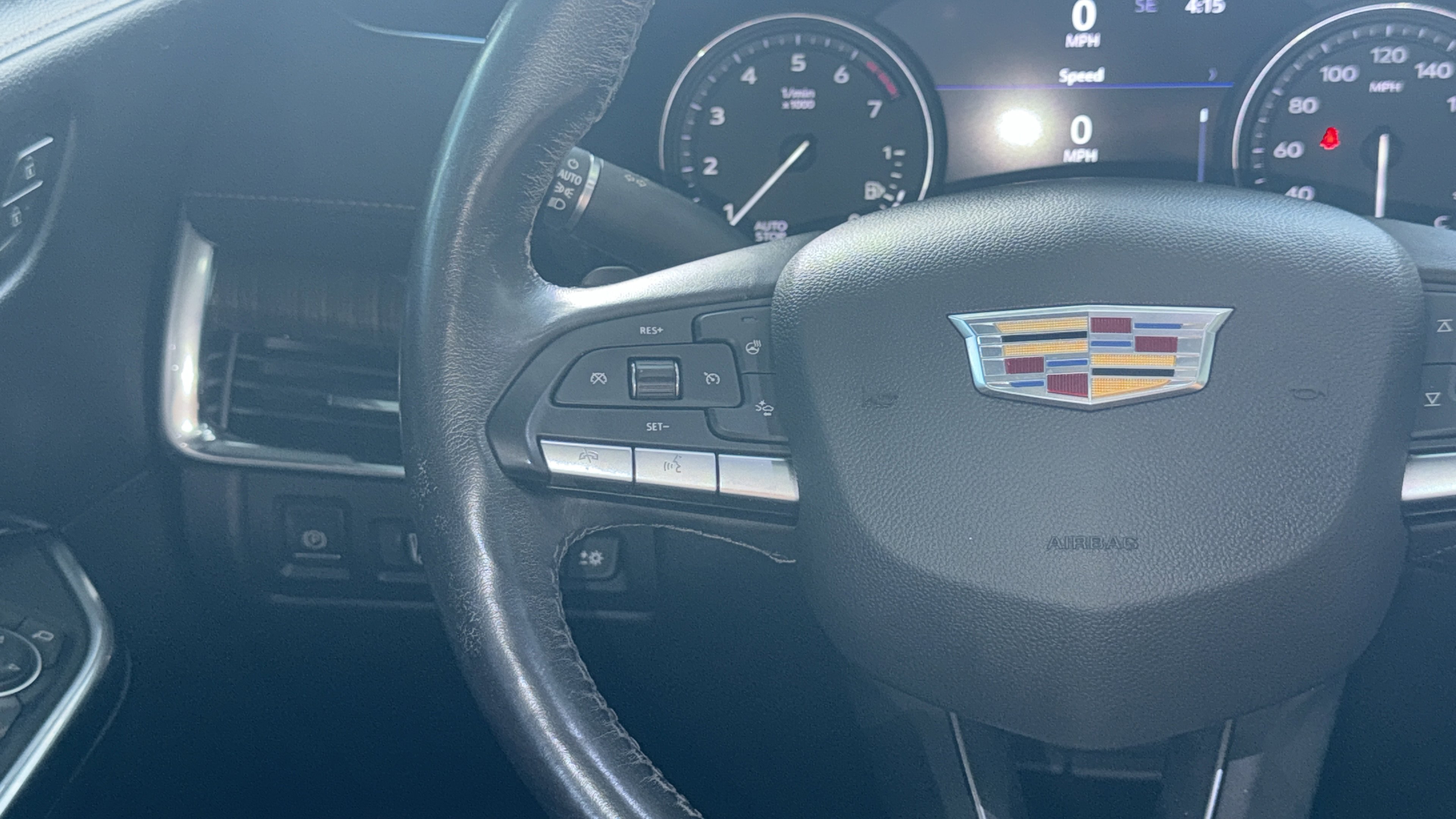 Used 2020 Cadillac XT4 Premium Luxury FWD image 38