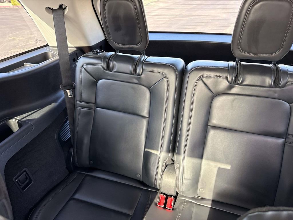 Used 2025 Lincoln Aviator Reserve image 11